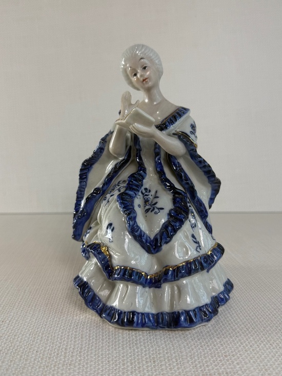 Other - Blue & White Porcelain Lady Figurine Seated Woman Reading Delft Style Gold Trim